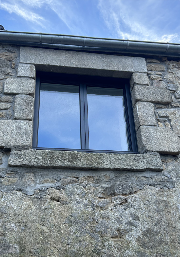 Ouverture pour fenêtre sur mur en pierres Vertical - Après