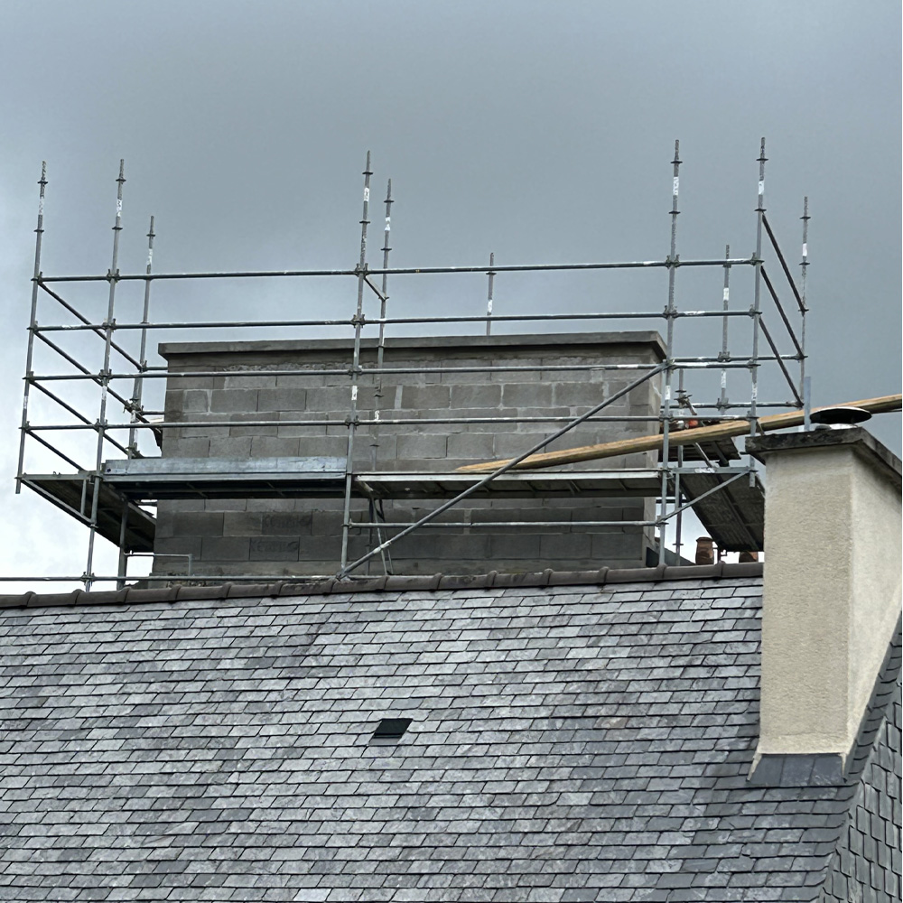 Rénovation de cheminée béton à Morlaix - avec échafaudage - Détail 2