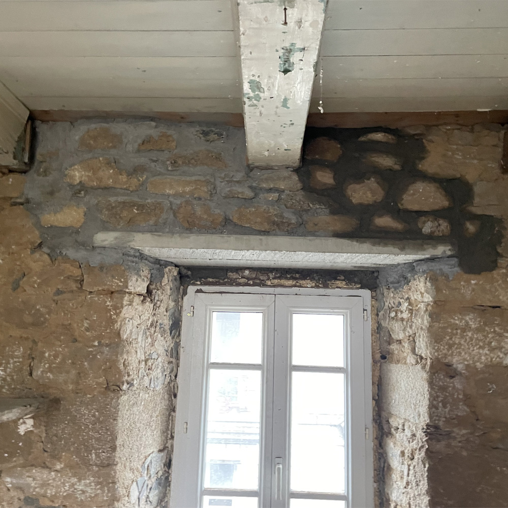 Rénovation de mur en pierres, avec mortiers. à Morlaix